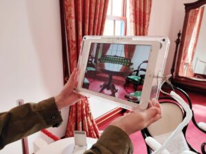 豊平館のタブレット端末による展示