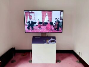 百合(客室)の展示映像「豊平館と多様な文化」