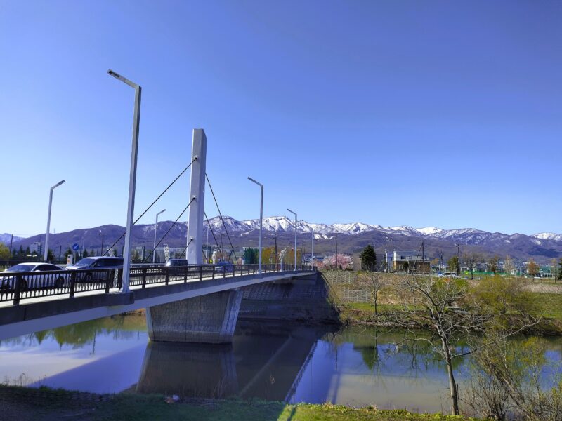手稲山と新川