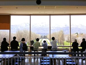 前田森林公園の展望ラウンジの内部