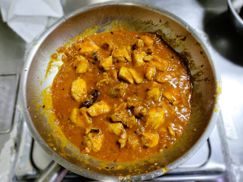 自家製チキンカレーの完成