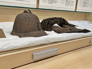 白石郷土館に展示の海水に浸かった甲冑