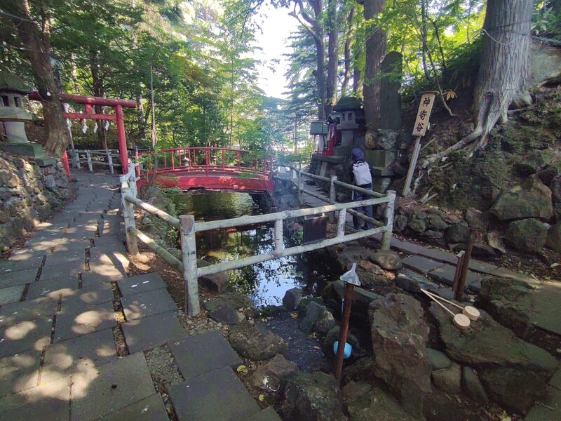 白石神社の神寄谷