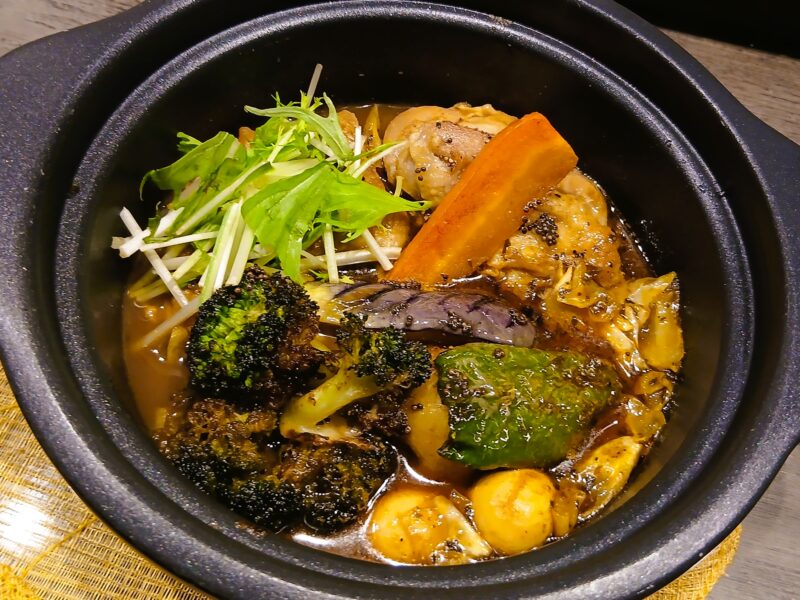 Casual Dining BAR KiTi キチのチキンスープカレー