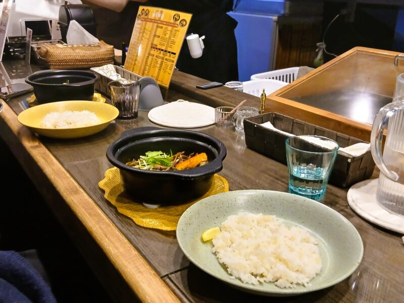 Casual Dining BAR KiTi キチのカウンター席の様子