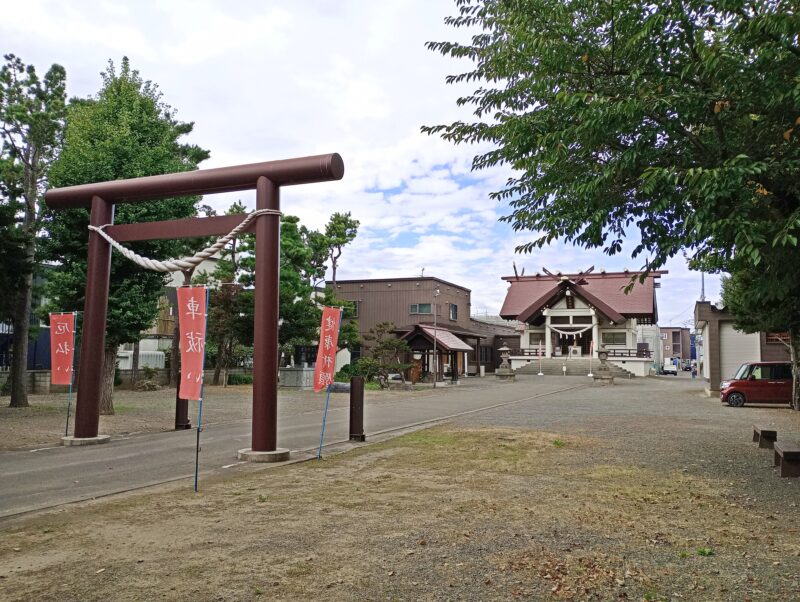 苗穂神社の境内